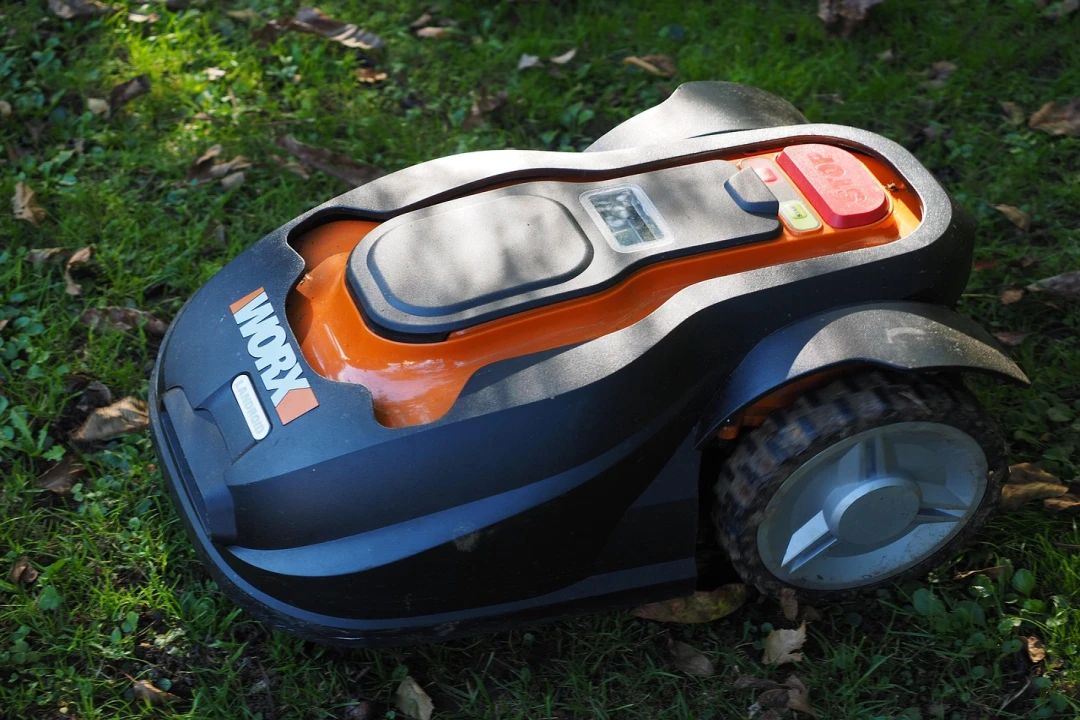 Jardin connecté : robot tondeuse, arrosage intelligent et 5G au service de l’extérieur